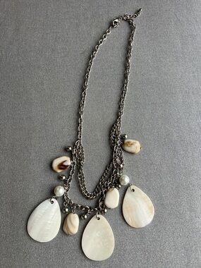Women’s Silver-Tone Shell Teardrop 9” Necklace - Cream